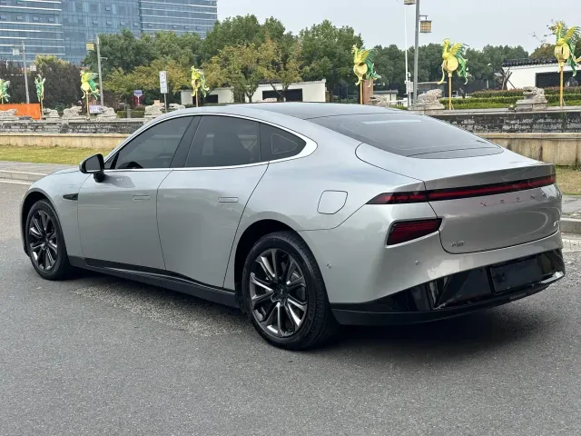 Xpeng P7 — Фото автомобиля 8