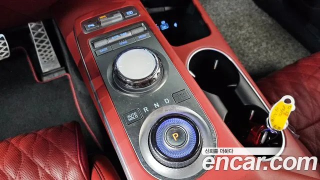 Genesis GV70 2.5T Бензин AWD — Фото автомобиля 9