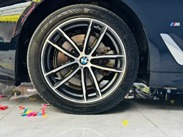 BMW 5 Series — Фото автомобиля 7