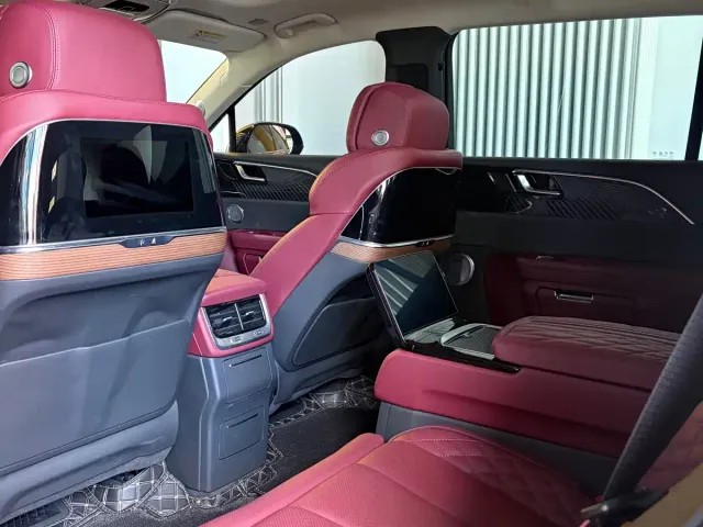 Hongqi E-HS9 — Фото автомобиля 7
