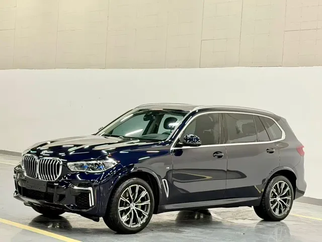 Фотография автомобиля — BMW X5