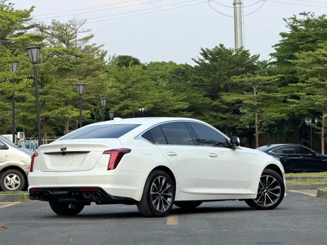 Cadillac CT5 — Фото автомобиля 5