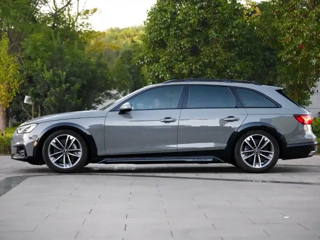 Audi A4 — Фото автомобиля 5