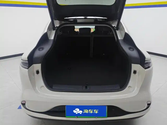 IM Motors LS6 — Фото автомобиля 4