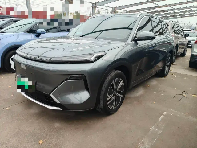 Фотография автомобиля — Geely Galaxy Starship 7 EM-i