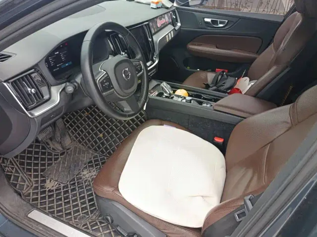 Volvo S60 — Фото автомобиля 9