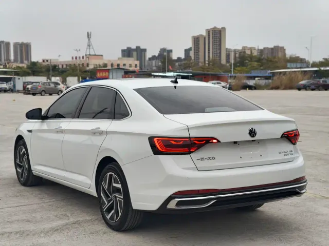 Volkswagen Sagitar — Фото автомобиля 8