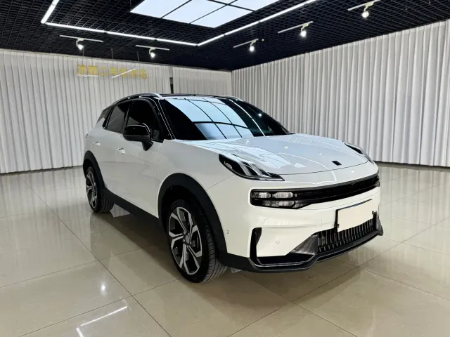 Lynk & Co 06 — Фото автомобиля 3