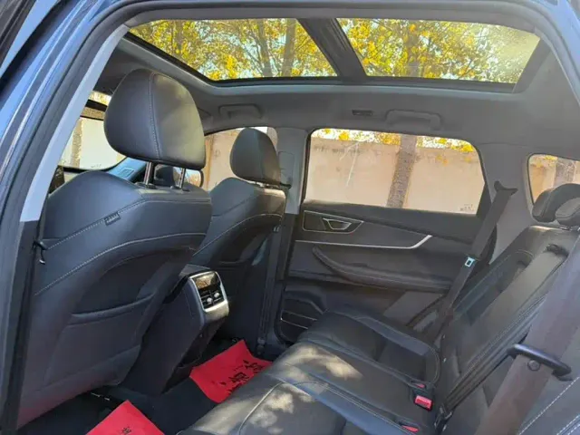 Chery Tiggo 8 — Фото автомобиля 11