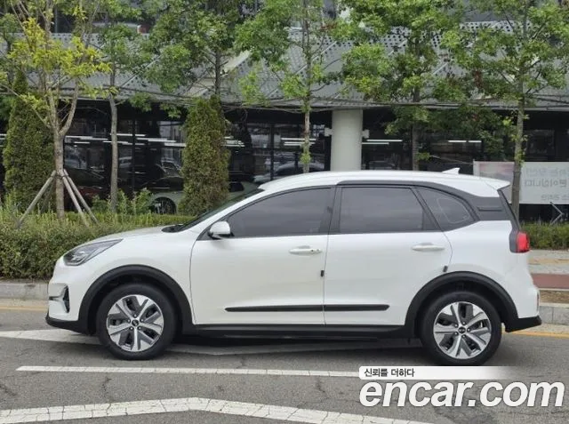 Kia Niro — Фото автомобиля 3