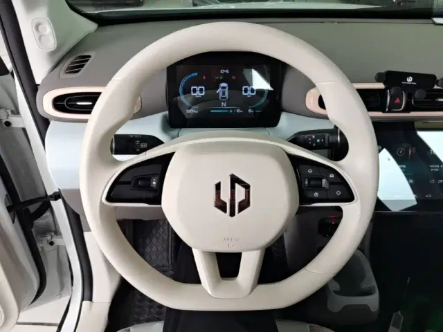 Leapmotor T03 — Фото автомобиля 10
