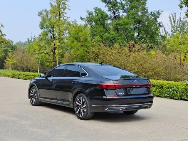 Volkswagen Passat — Фото автомобиля 11