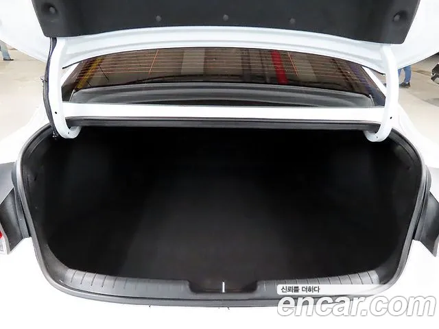 Hyundai Avante CN7 — Фото автомобиля 17