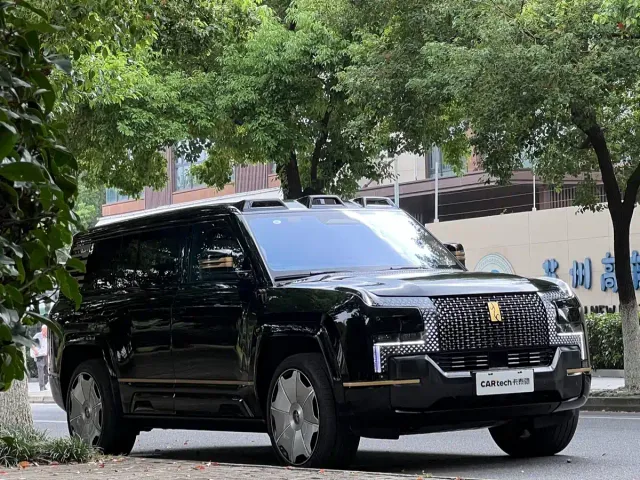 BYD U8L — Фото автомобиля 3