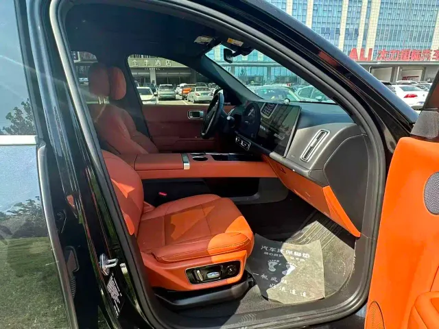 Li Auto L7 — Фото автомобиля 8