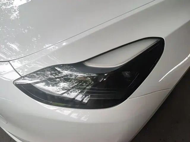 Tesla Model Y — Фото автомобиля 23