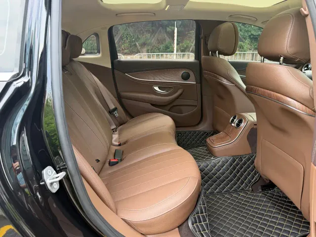Mercedes-Benz E-Class — Фото автомобиля 9