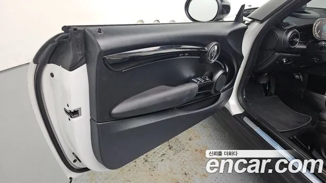 Mini Cooper Convertible — Фото автомобиля 24