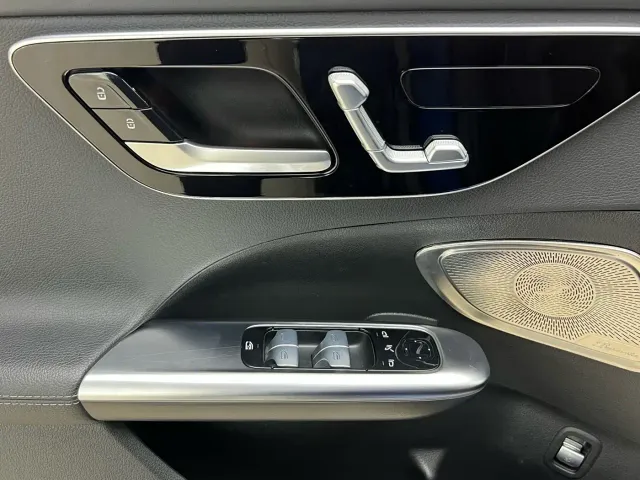 Mercedes-Benz C-Class — Фото автомобиля 19