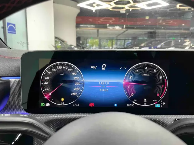 Mercedes-Benz A-Class — Фото автомобиля 10
