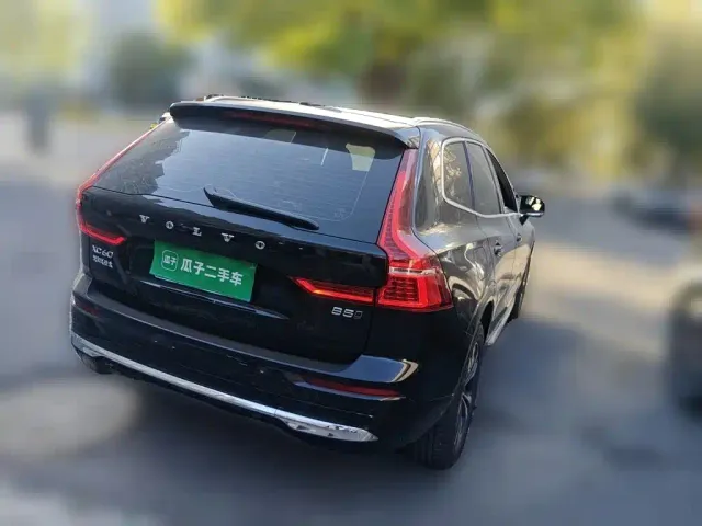 Volvo XC60 — Фото автомобиля 4