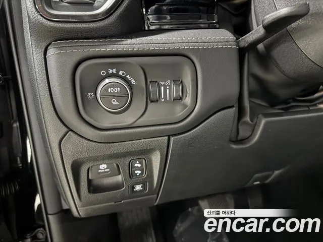 Dodge Ram Pick Up — Фото автомобиля 9