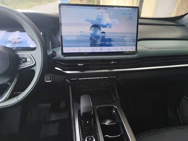 Geely Haoyue L — Фото автомобиля 12
