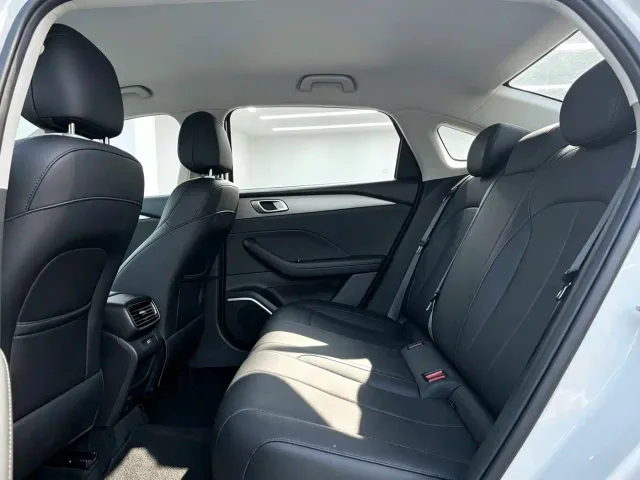 Geely Emgrand — Фото автомобиля 6