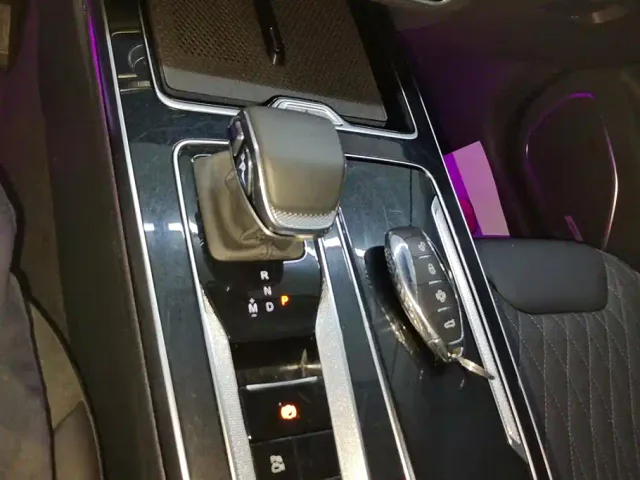 Hongqi HS5 — Фото автомобиля 16