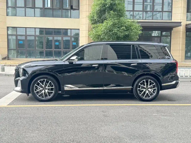 GAC Trumpchi GS8 — Фото автомобиля 13