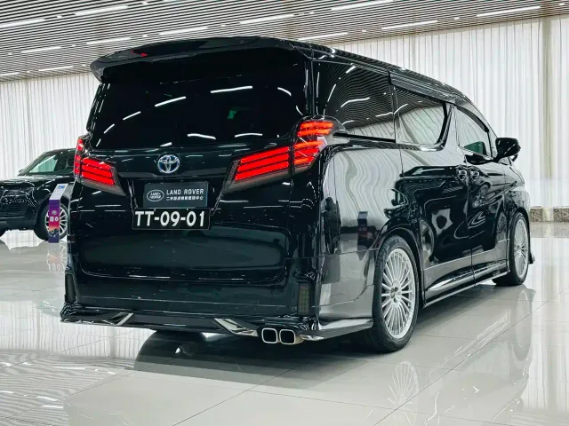 Toyota Vellfire — Фото автомобиля 18
