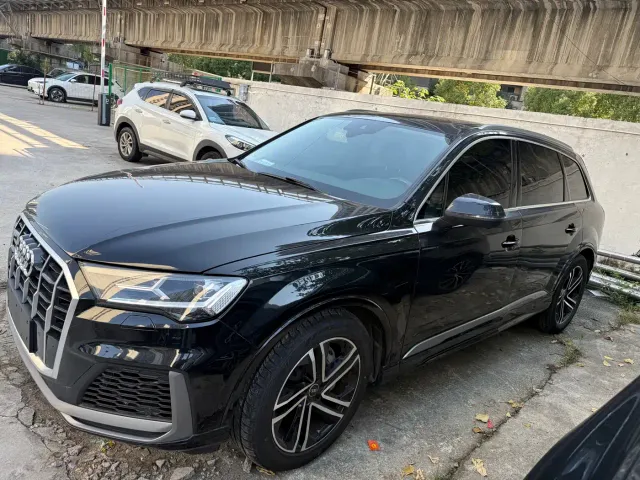 Audi Q7 — Фото автомобиля 6