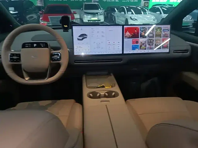 Li Auto i6 — Фото автомобиля 9