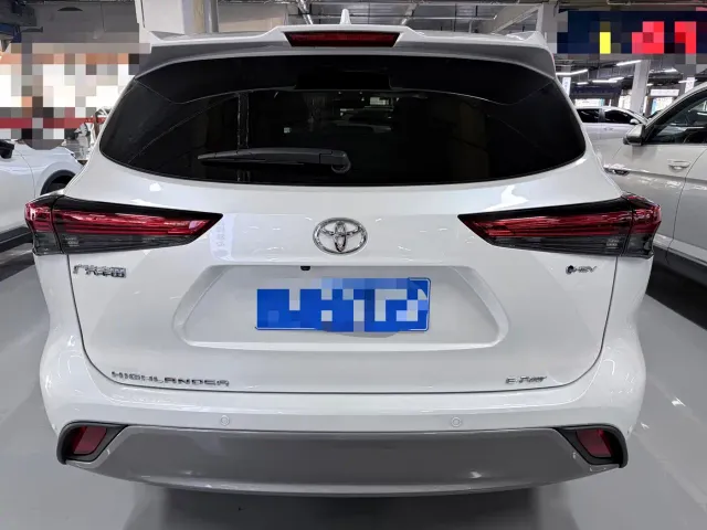 Toyota Highlander — Фото автомобиля 20