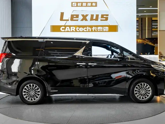 Lexus LM — Фото автомобиля 4