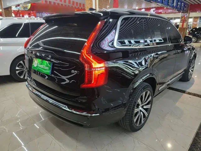 Volvo XC90 — Фото автомобиля 6