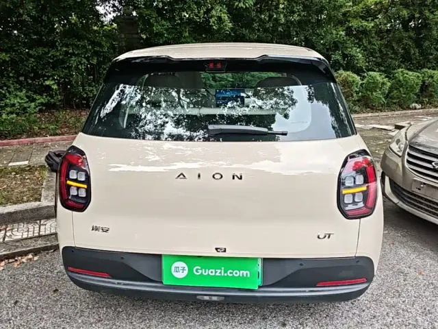 GAC Aion UT — Фото автомобиля 5