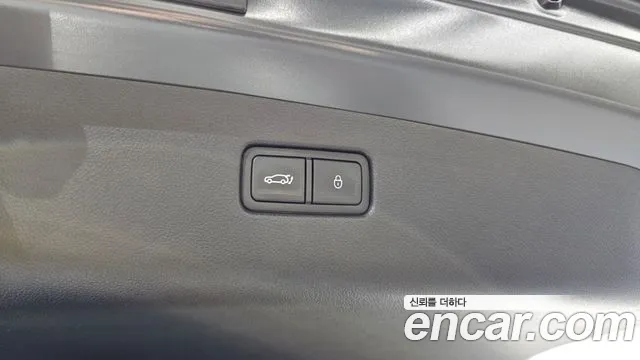 Genesis GV70 — Фото автомобиля 23