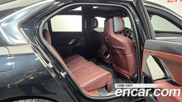 BMW 7 Series G70 — Фото автомобиля 11
