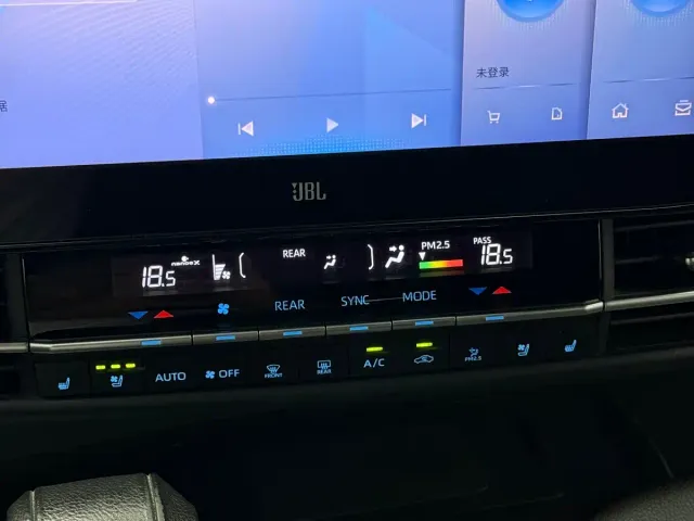 Toyota Sienna — Фото автомобиля 15