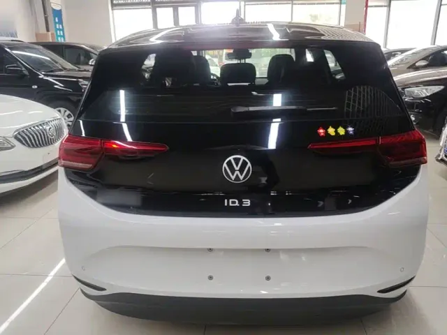 Volkswagen ID.3 — Фото автомобиля 5
