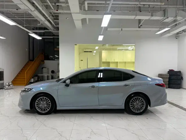 Toyota Camry — Фото автомобиля 3
