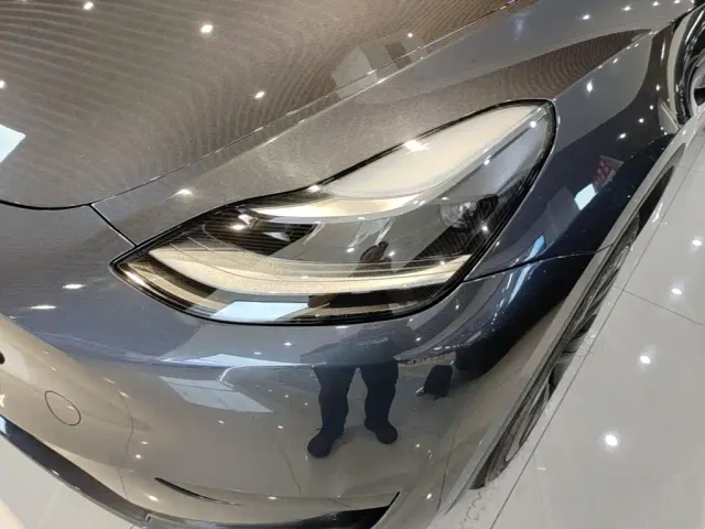 Tesla Model Y — Фото автомобиля 23