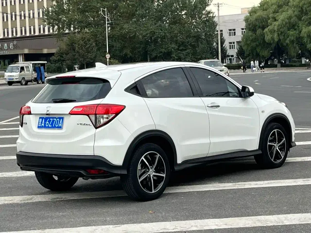 Honda Vezel — Фото автомобиля 6