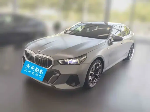 Фотография автомобиля — BMW 5 Series