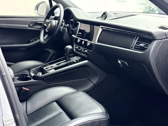 Porsche Macan — Фото автомобиля 12