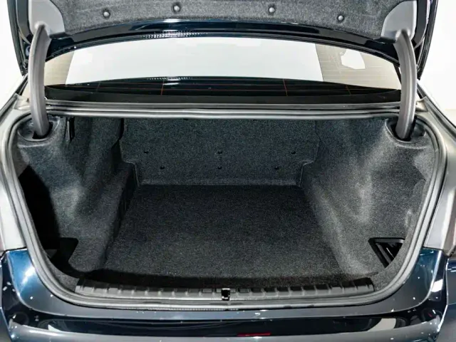 BMW 5 Series — Фото автомобиля 23