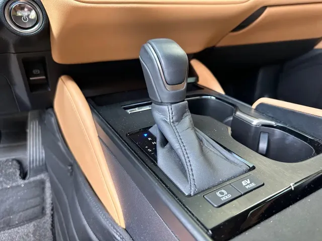 Lexus ES — Фото автомобиля 12