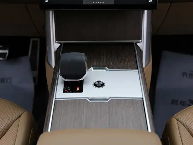 Land Rover Range Rover — Фото автомобиля 14