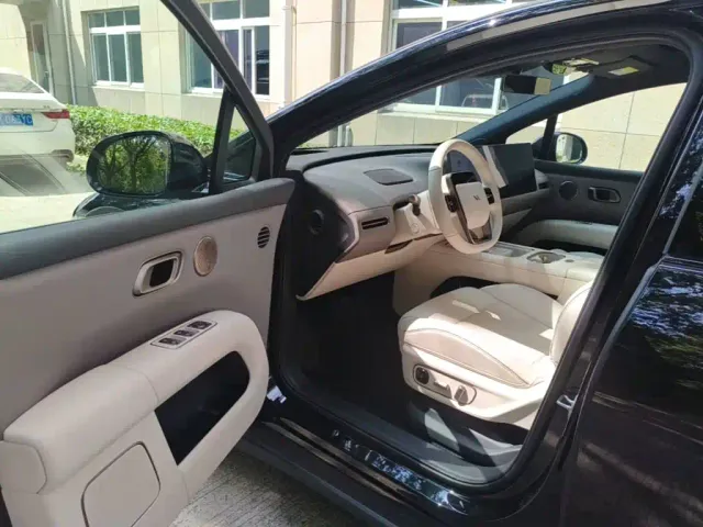 Li Auto i6 — Фото автомобиля 15
